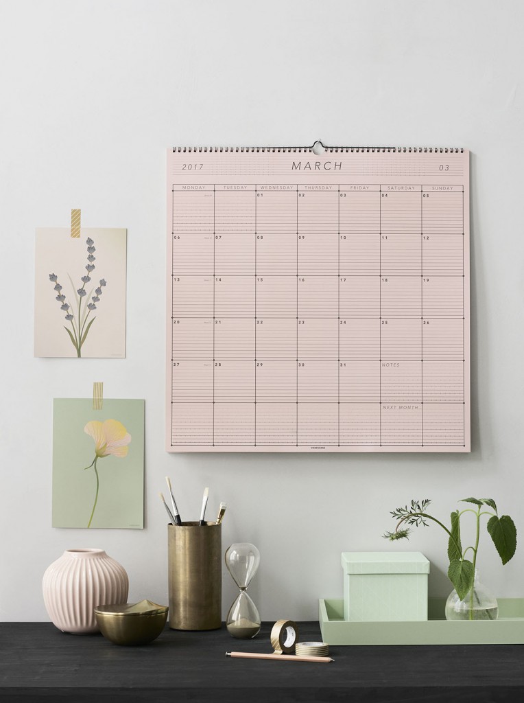 2017-wall-calender-dusty-rose-back-lowres